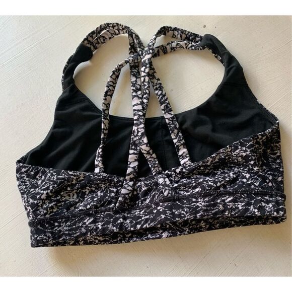 LULULEMON ENERGY black white print Strappy BACK SPORT BRA sz 4 S pickleball yoga - Picture 3 of 5